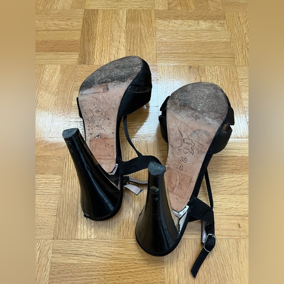 BCBG black satin heels, size 6/36 - Picture 5 of 6